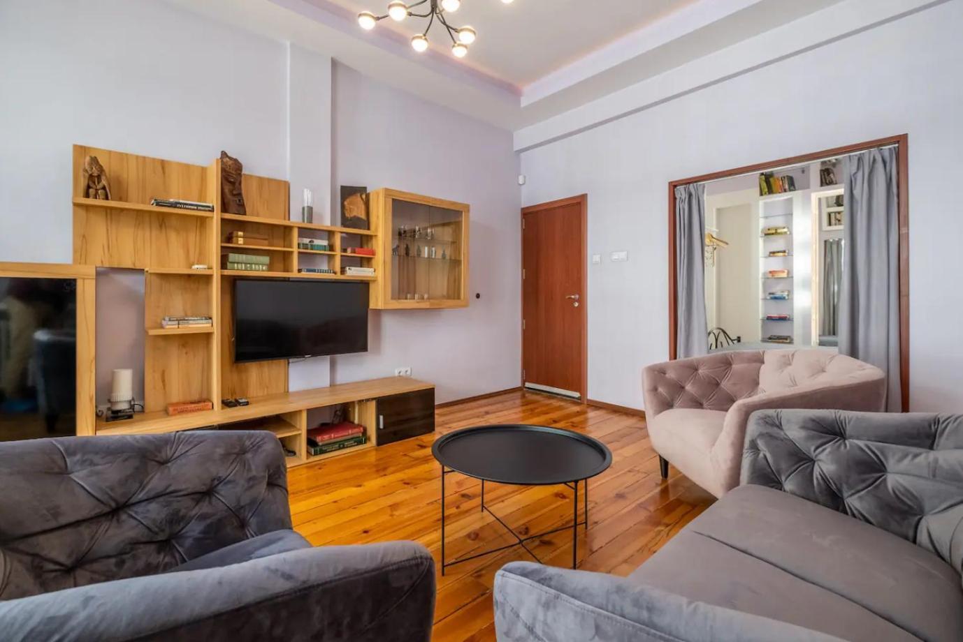 Charming 2Bdr Apartment In Historic Center With Parking Sofia Exteriör bild
